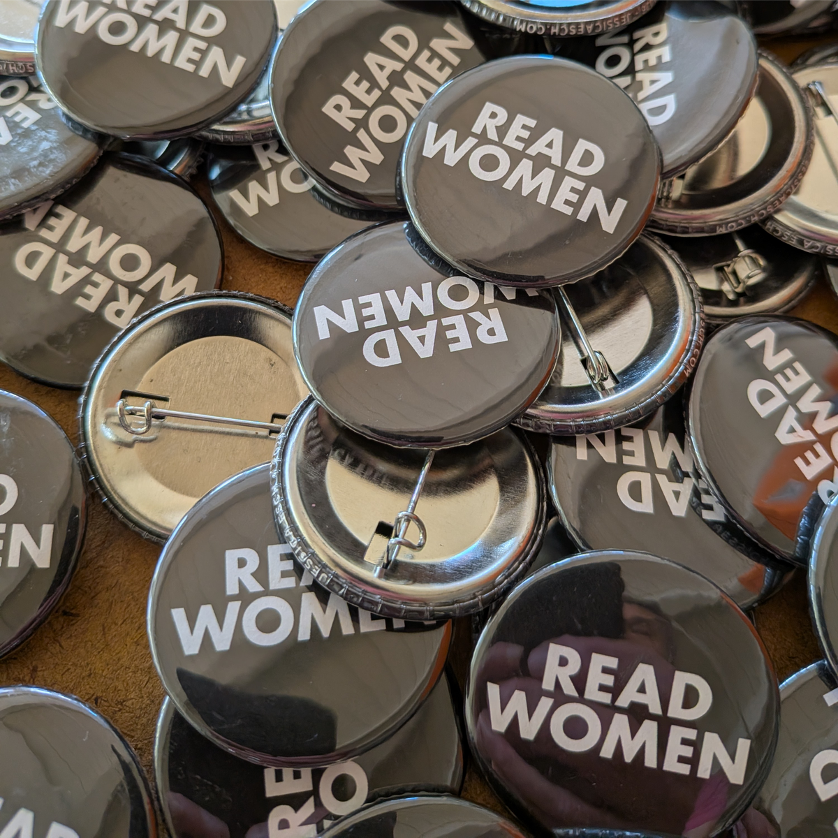 Read Women Pin